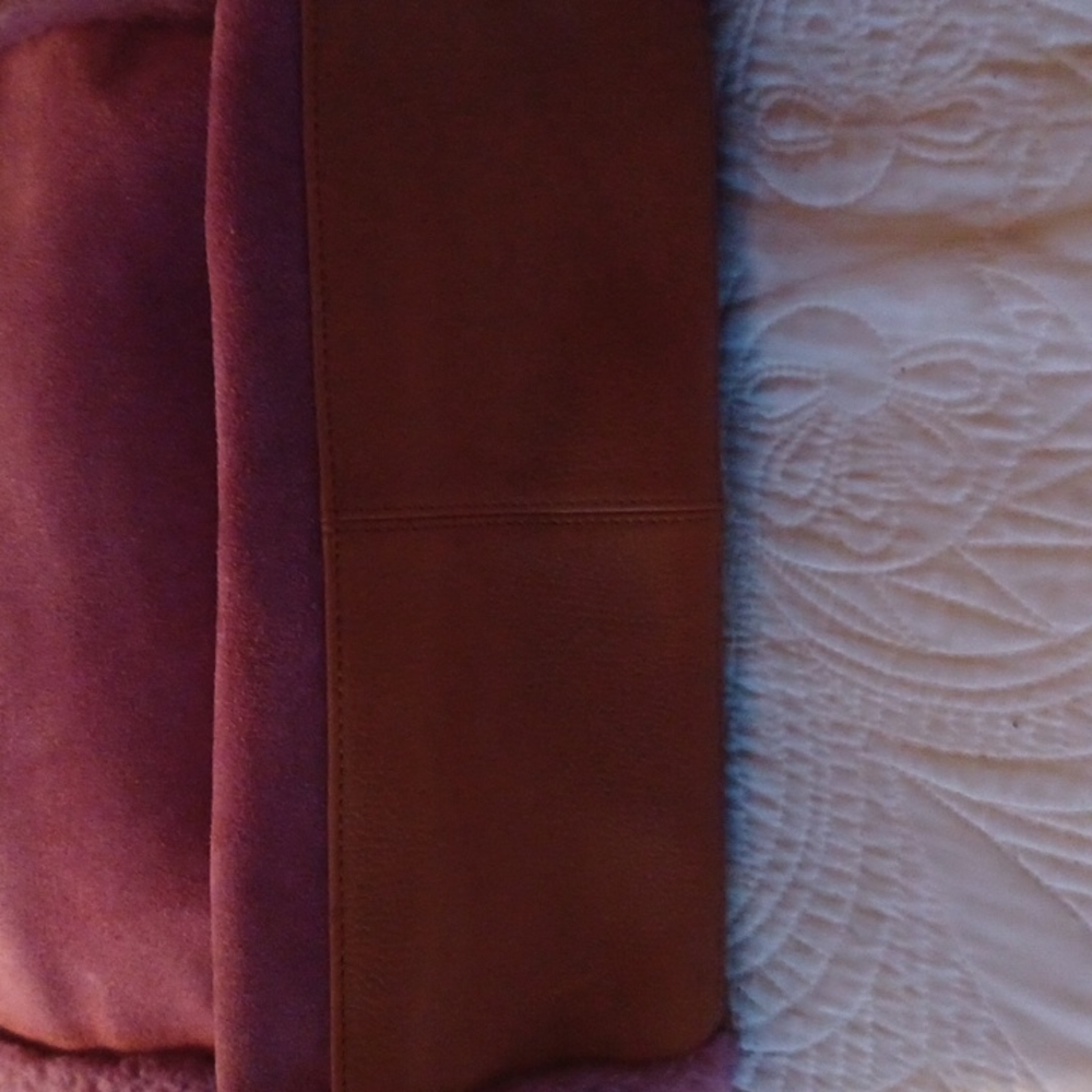 Ugg - Picture 3 of 3